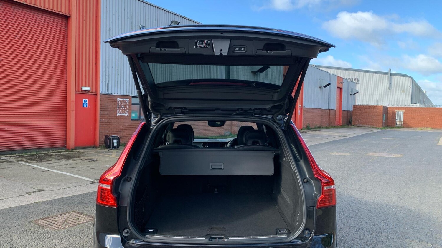 Used Volvo XC60 2018 for sale - 78020423: Photo 13