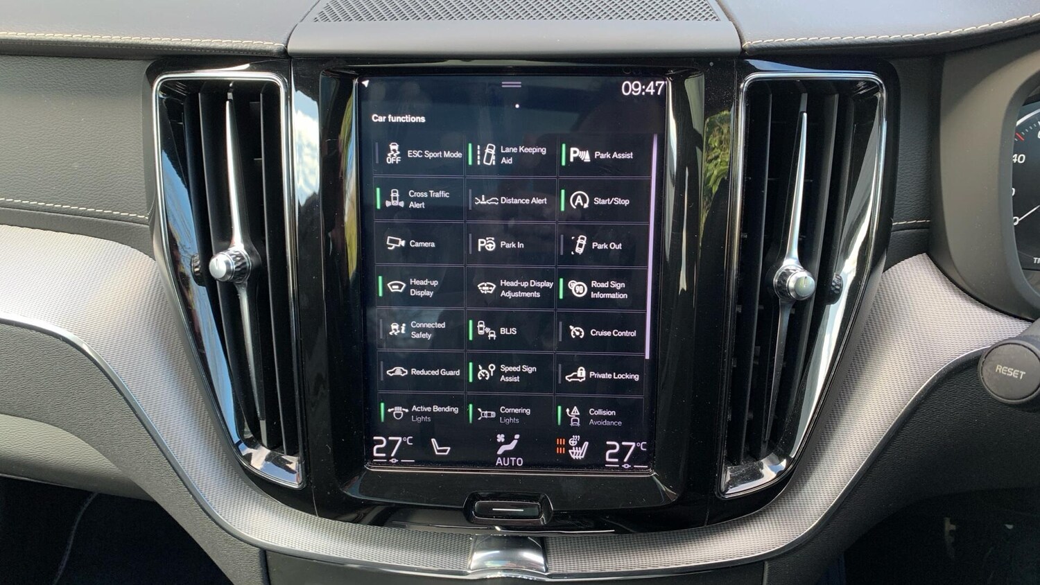 Used Volvo XC60 2018 for sale - 78020423: Photo 17