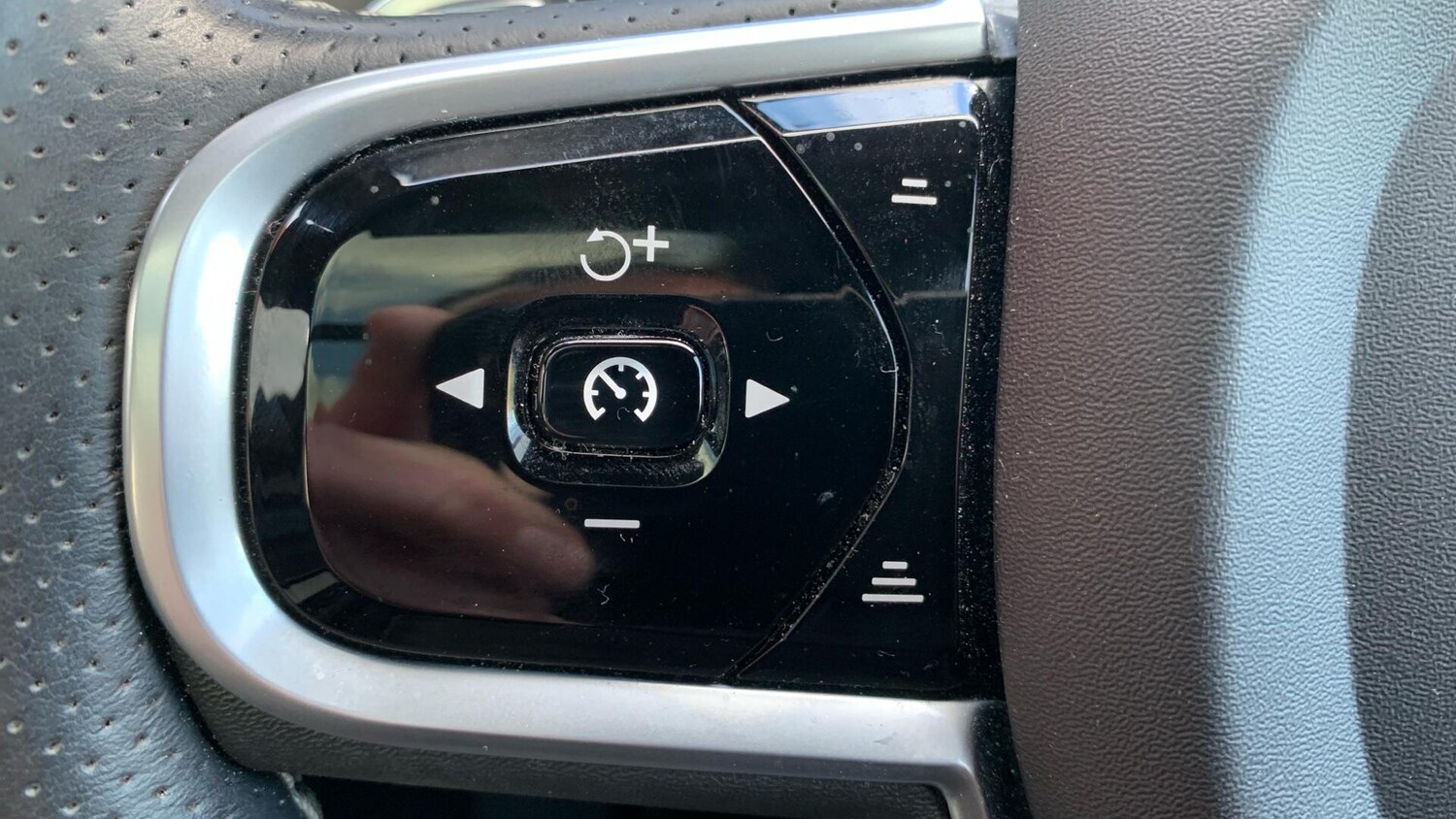 Used Volvo XC60 2018 for sale - 78020423: Photo 21