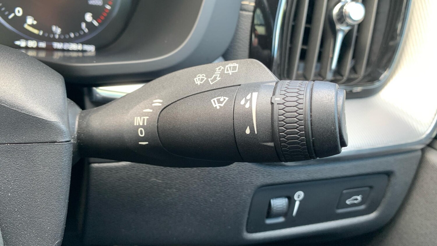 Used Volvo XC60 2018 for sale - 78020423: Photo 23