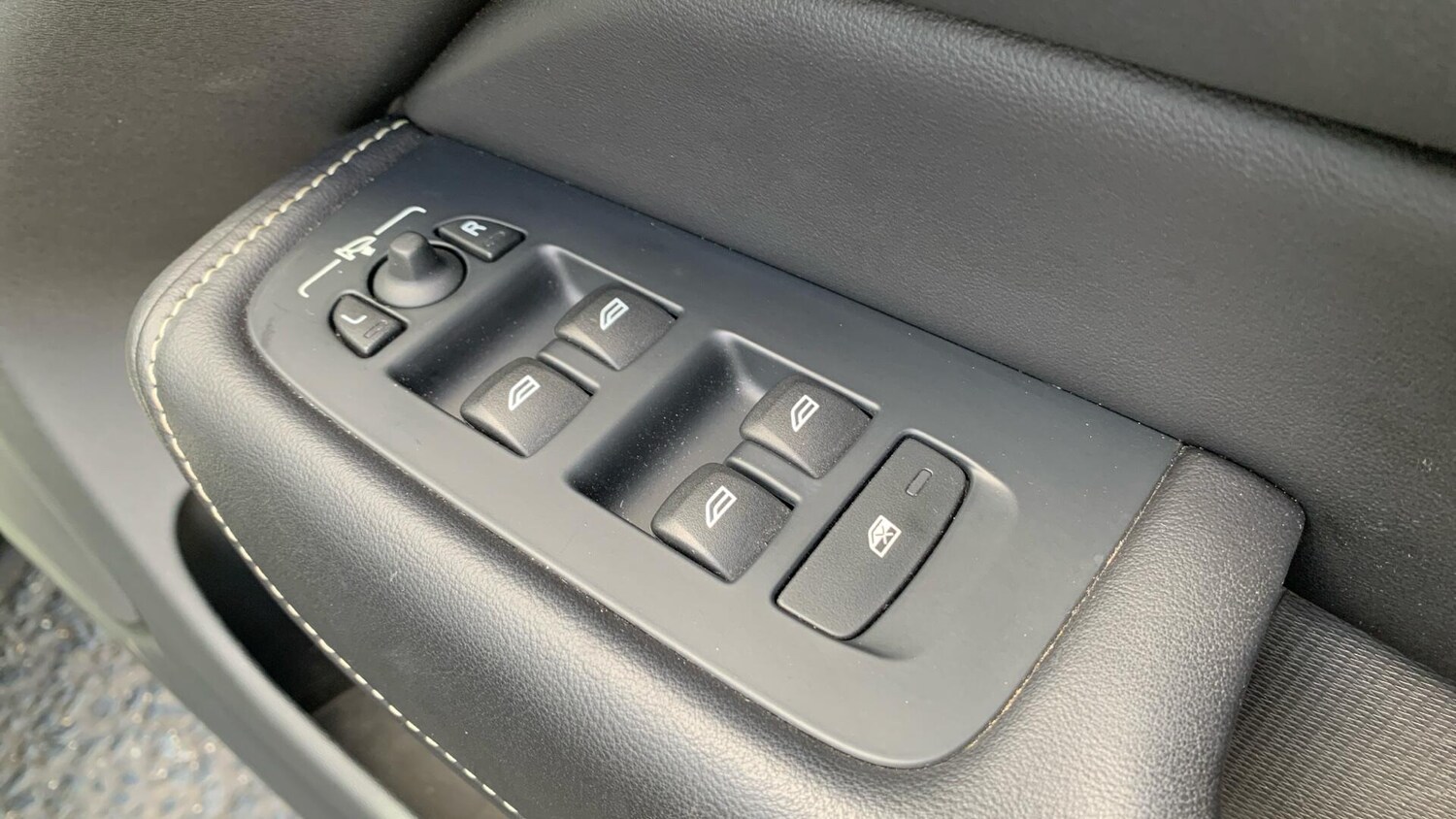 Used Volvo XC60 2018 for sale - 78020423: Photo 24