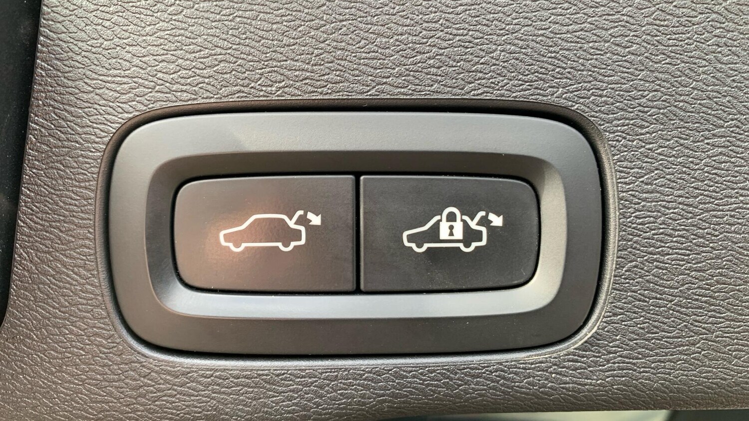 Used Volvo XC60 2018 for sale - 78020423: Photo 35