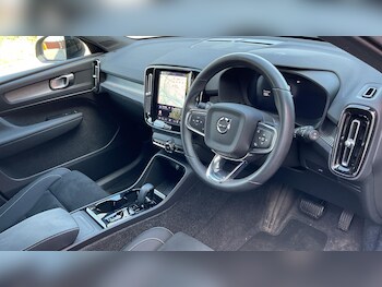 Used Volvo XC40 2024 for sale - 78301976: Photo