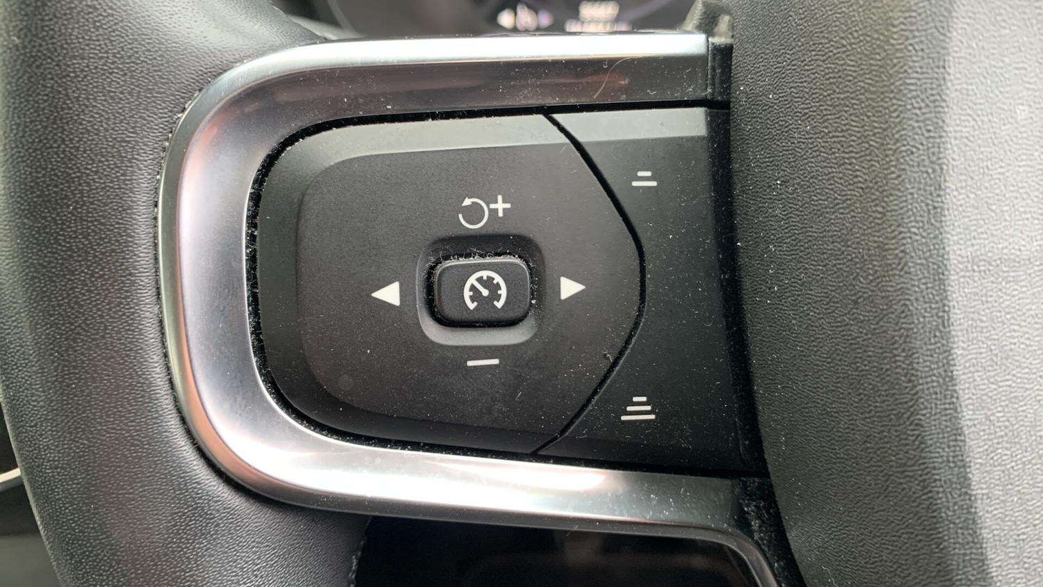 Used Volvo XC40 2022 for sale - 76823712: Photo 21