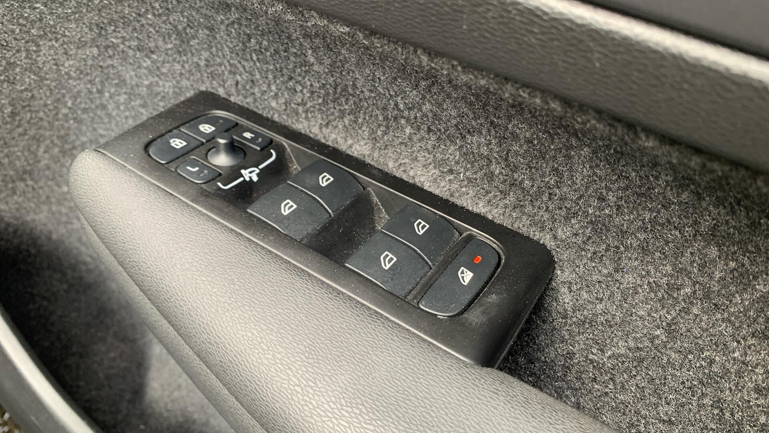 Used Volvo XC40 2022 for sale - 76823712: Photo 24