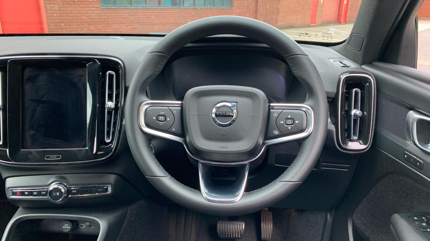 Used Volvo XC40 2024 for sale - 77202472: Photo 11