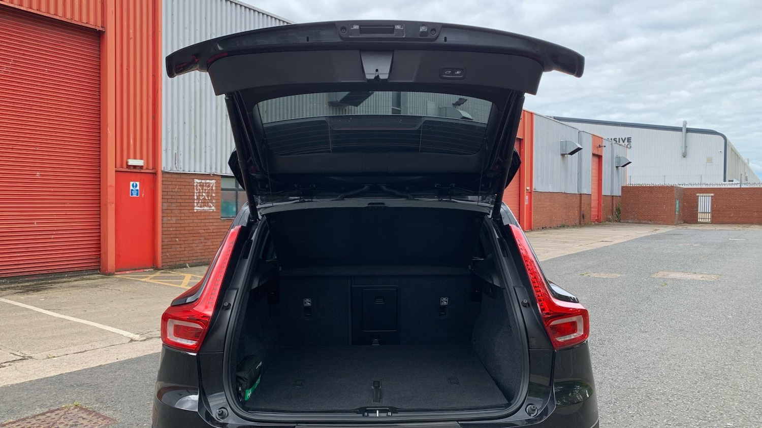 Used Volvo XC40 2024 for sale - 77202472: Photo 14