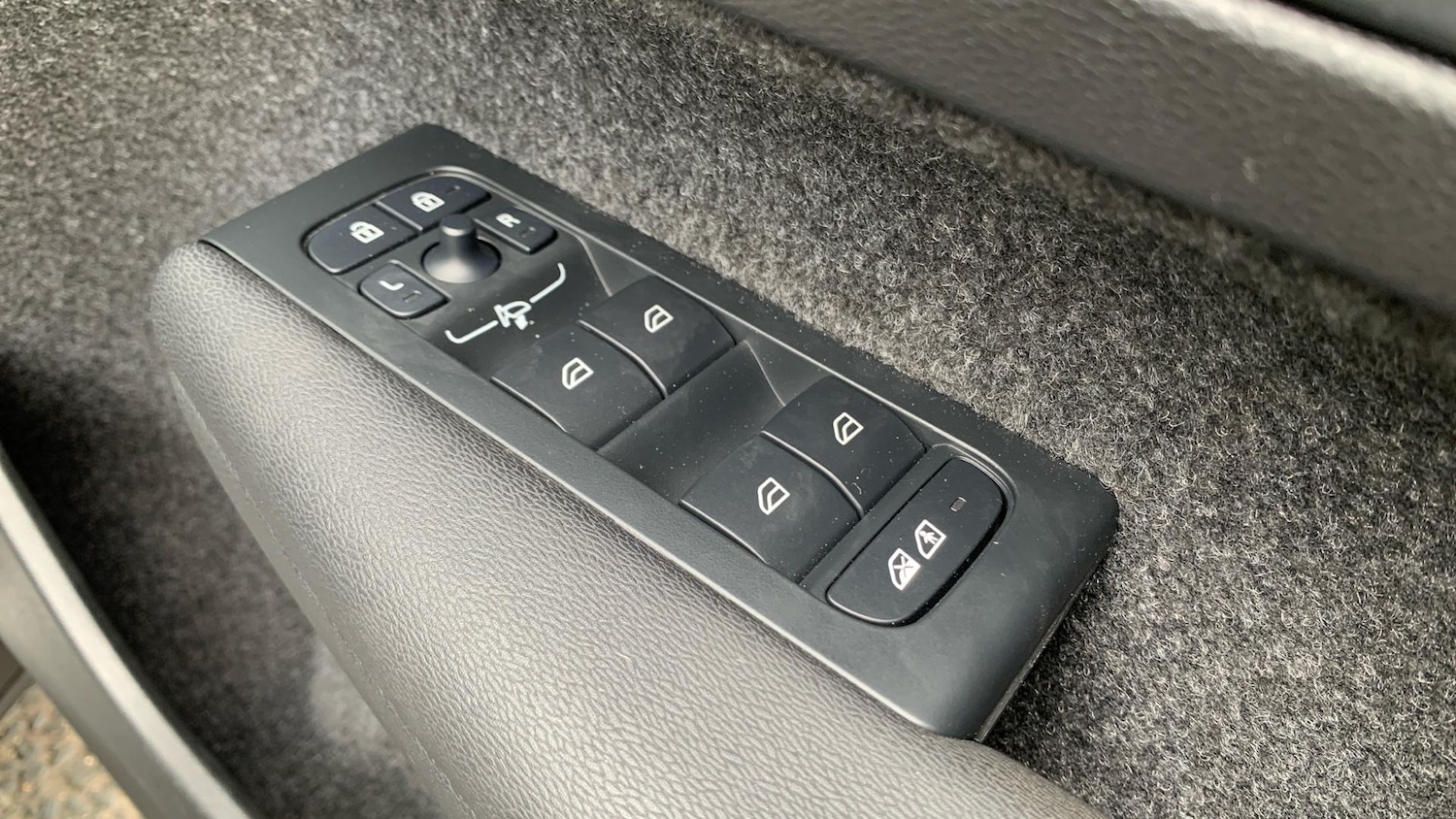 Used Volvo XC40 2024 for sale - 77202472: Photo 25