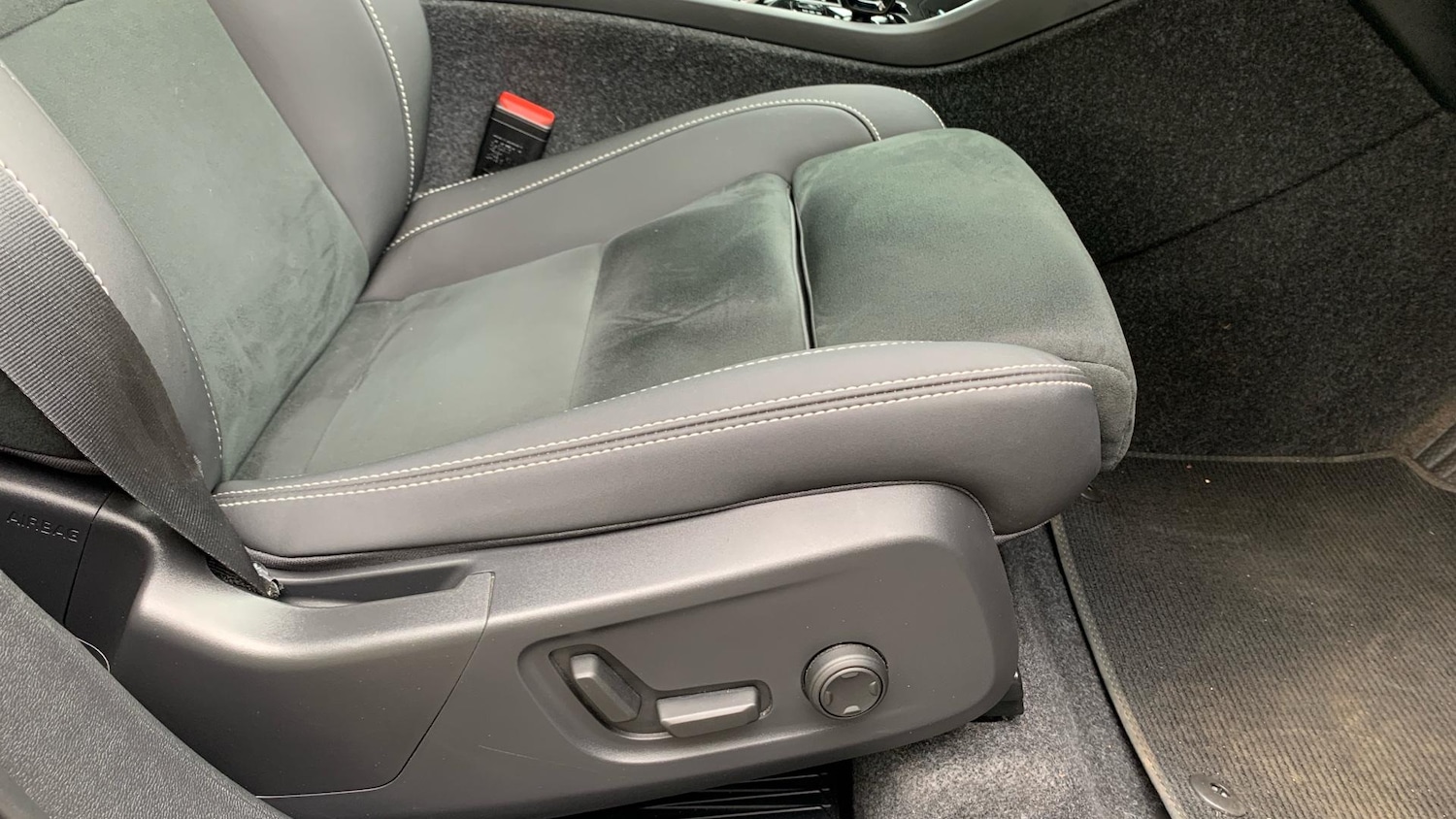 Used Volvo XC40 2024 for sale - 77202472: Photo 31