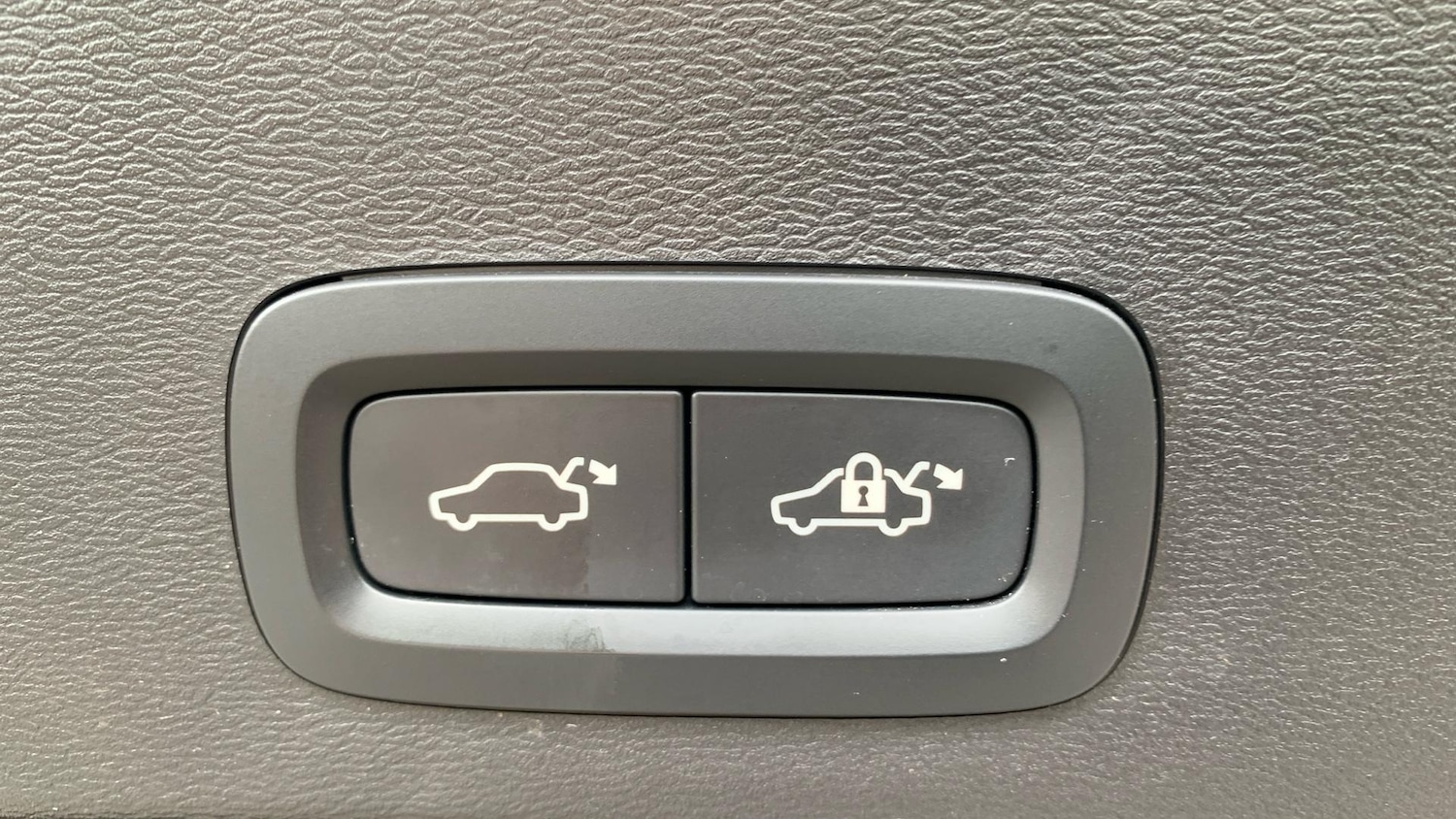 Used Volvo XC40 2024 for sale - 77202472: Photo 36