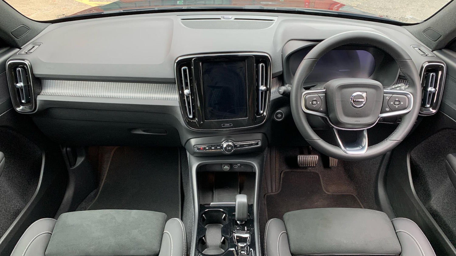 Used Volvo XC40 2024 for sale - 77202472: Photo 6