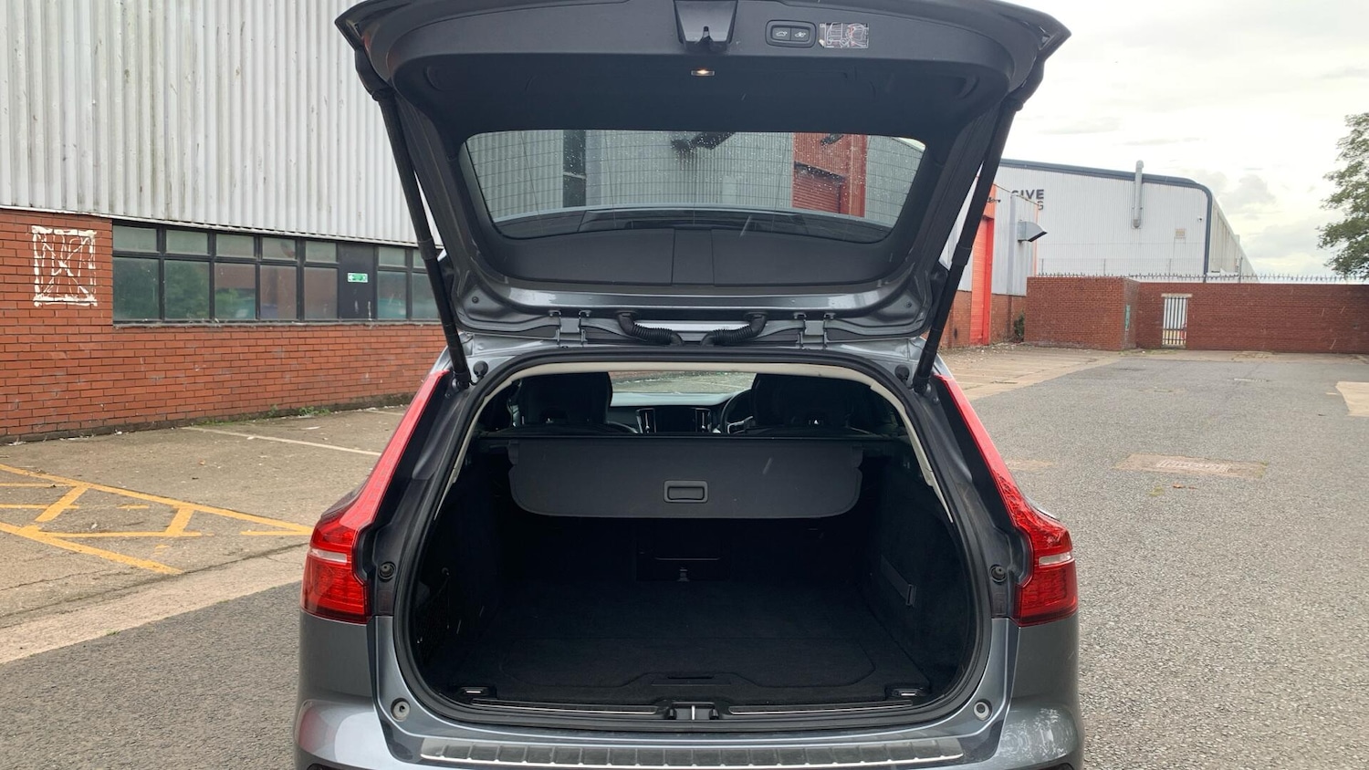 Used Volvo V60 2020 for sale - 76284290: Photo 13