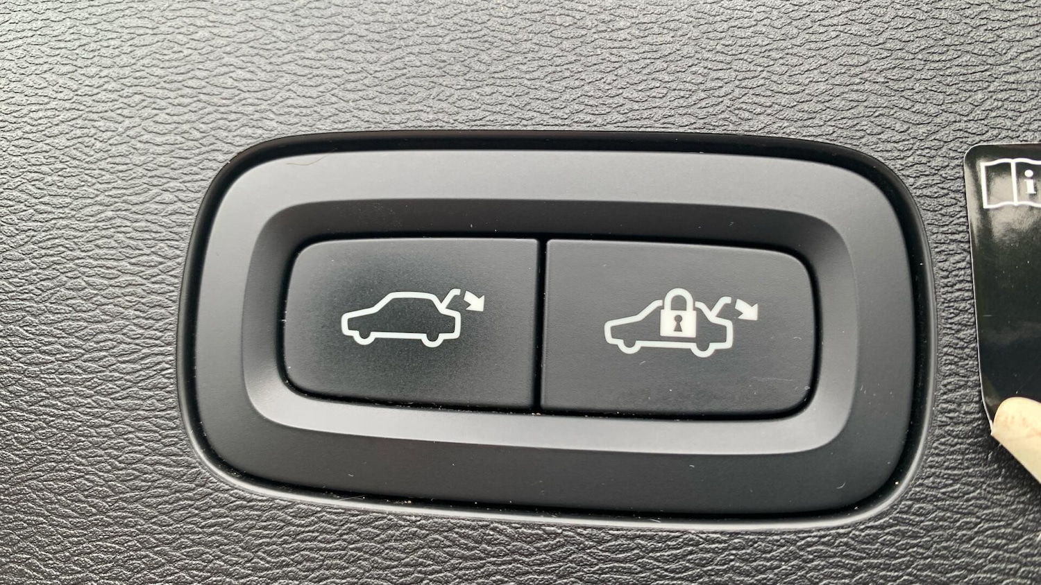 Used Volvo V60 2020 for sale - 76284290: Photo 35