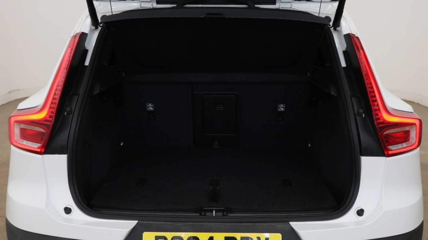 Used Volvo XC40 2024 for sale - 76899670: Photo 15