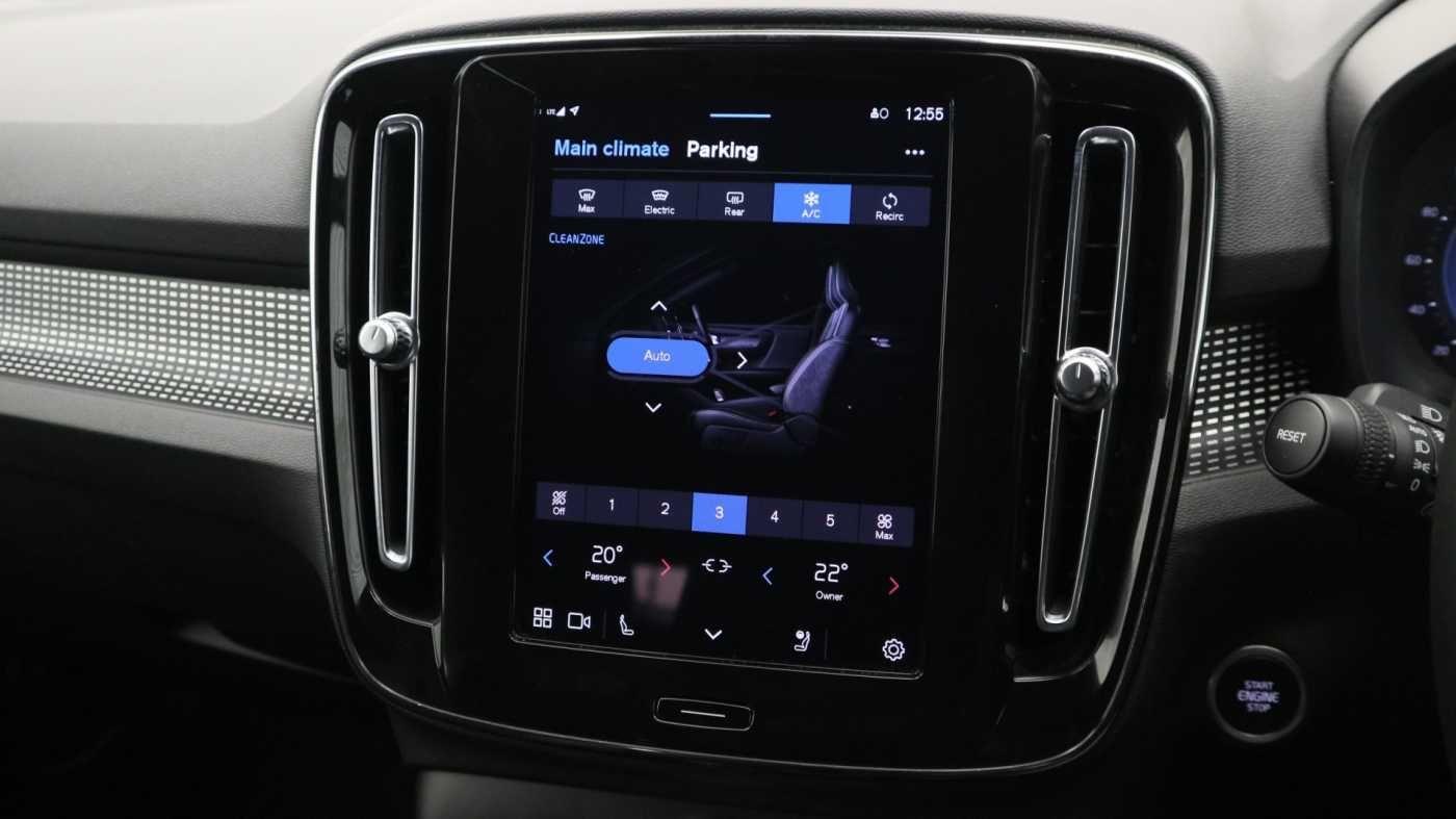 Used Volvo XC40 2024 for sale - 76899670: Photo 37