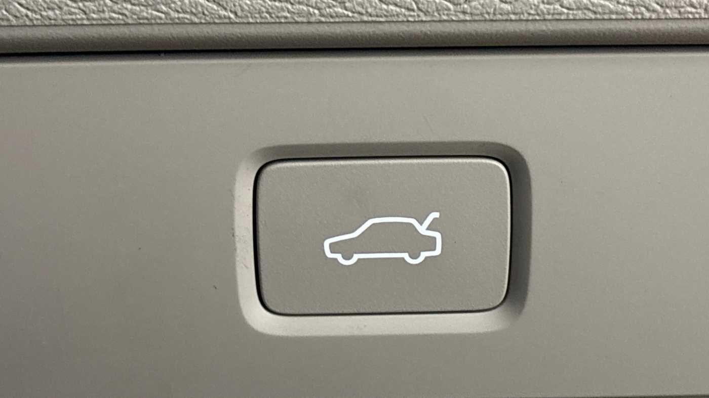 Used Volvo XC40 for sale - 77278670: Photo 19