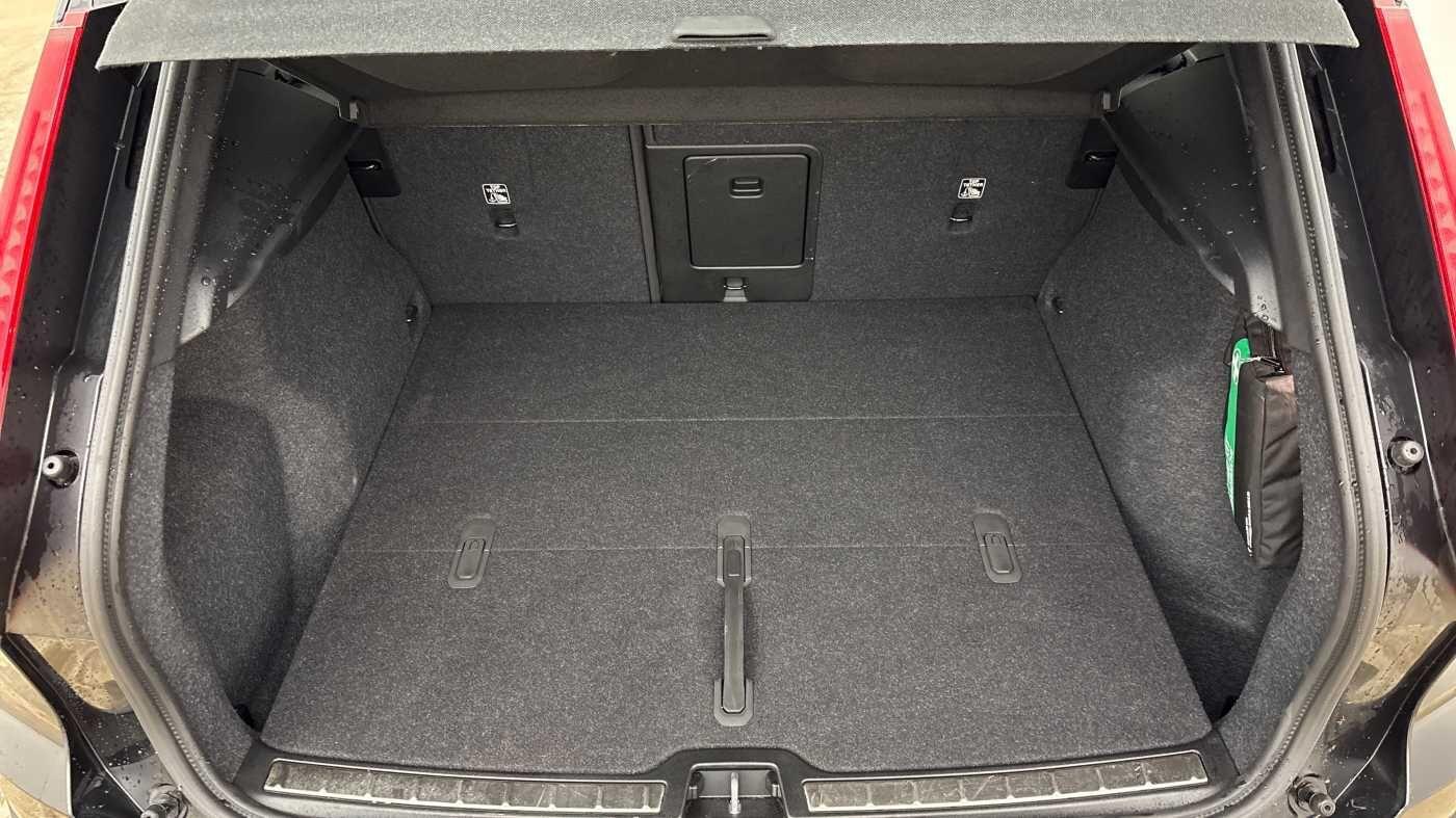 Used Volvo XC40 for sale - 77278670: Photo 35