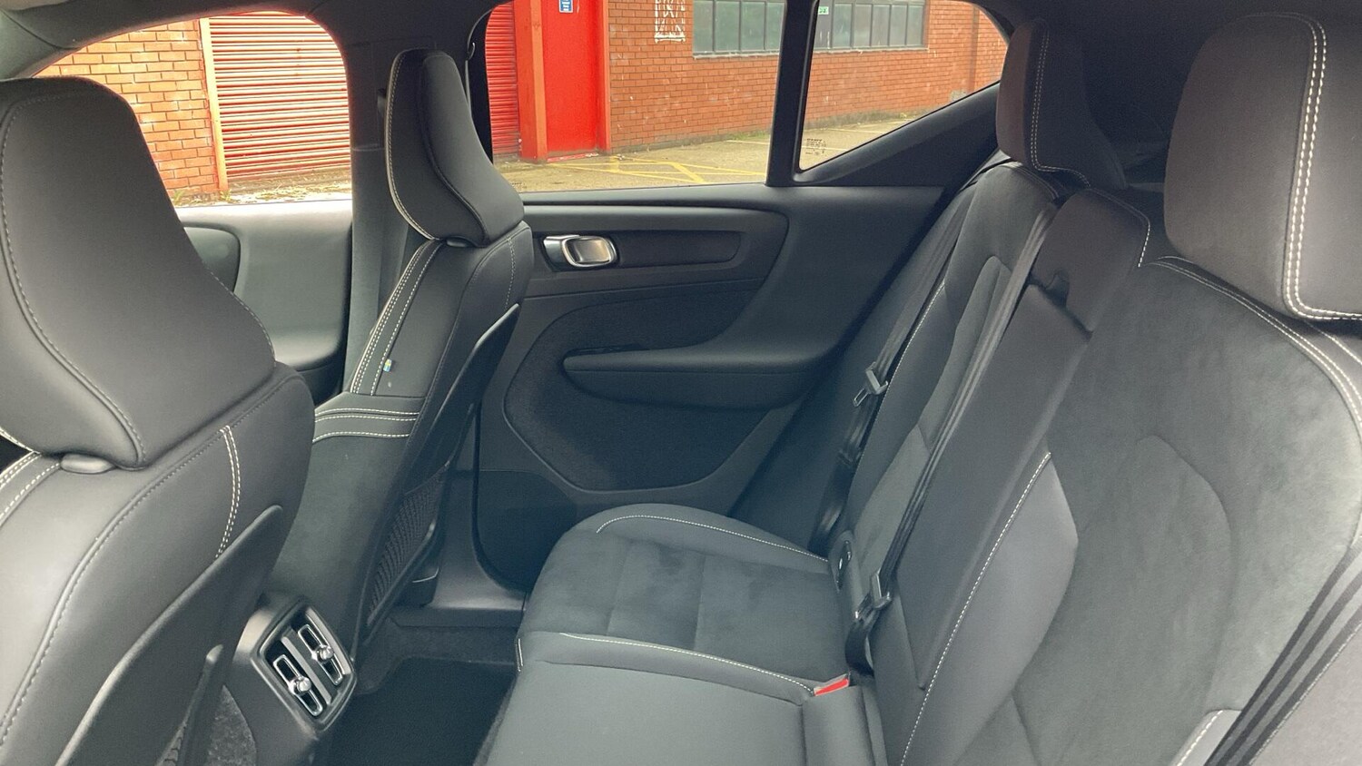 Used Volvo XC40 2025 for sale - 76026531: Photo 34