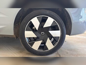 Used Volvo XC60 2025 for sale - 77783801: Photo