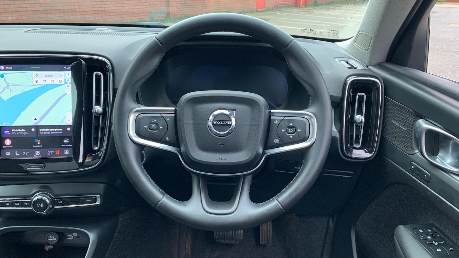 Used Volvo XC40 2025 for sale - 77625862: Photo 10