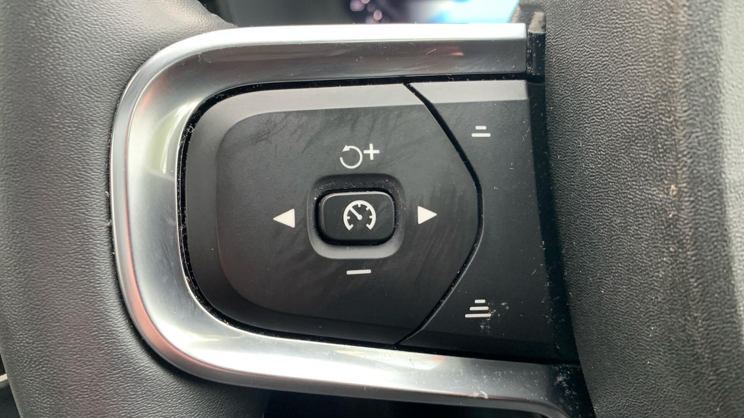 Used Volvo XC40 2025 for sale - 77625862: Photo 21