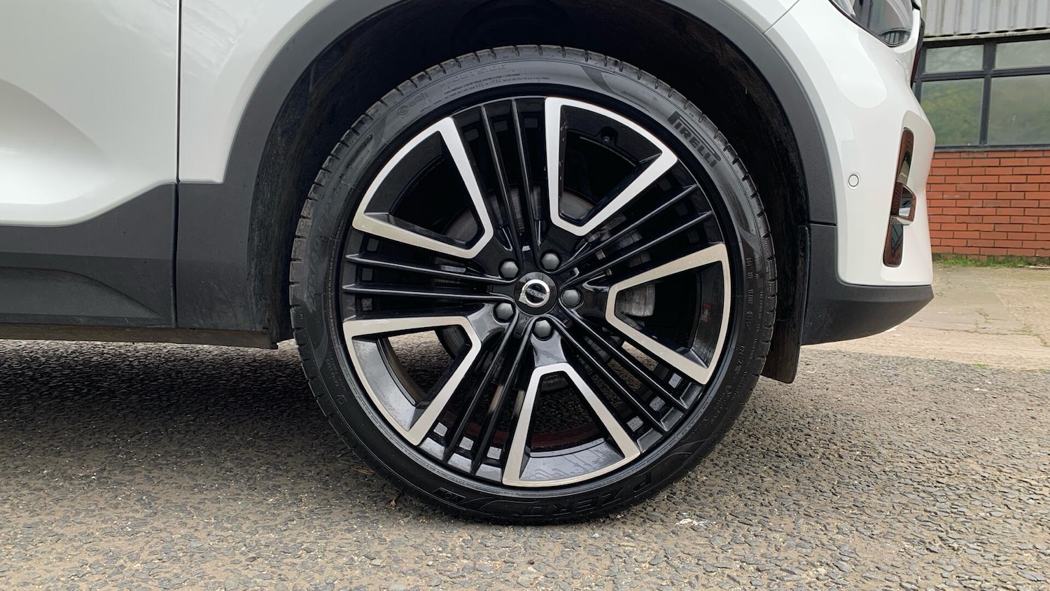 Used Volvo XC40 2025 for sale - 77625862: Photo 9