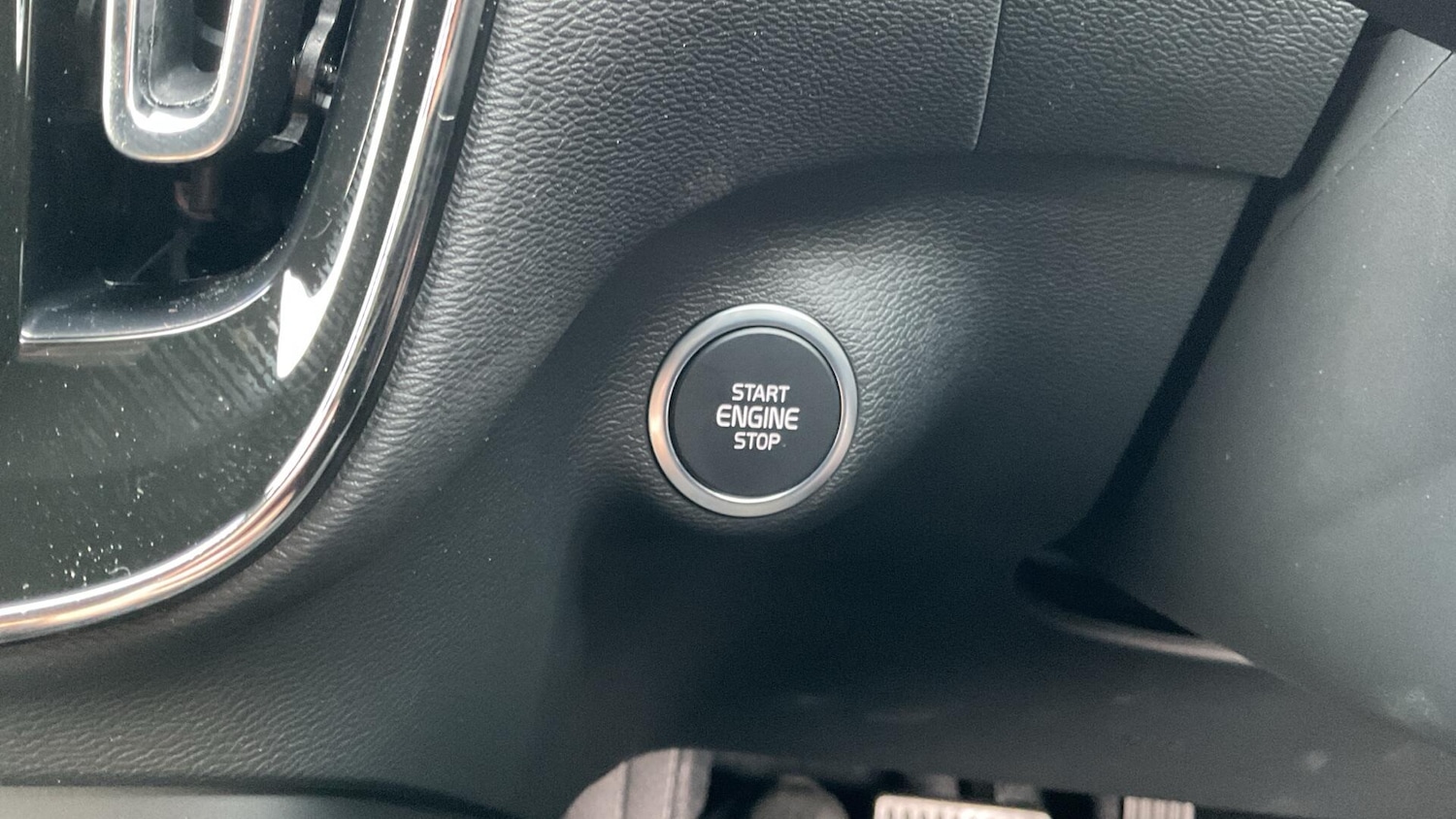 Used Volvo XC40 2025 for sale - 76315025: Photo 28