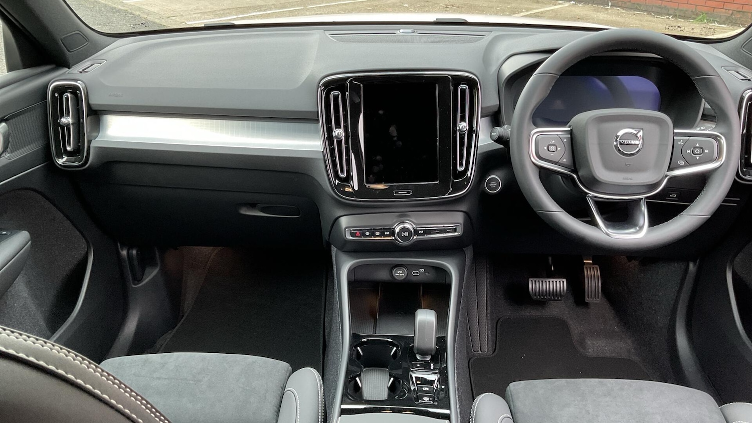 Used Volvo XC40 2025 for sale - 76315025: Photo 6