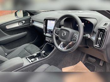 Used Volvo XC40 2025 for sale - 78911120: Photo