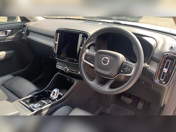 Used Volvo XC40 2023 for sale - 78335608: Photo