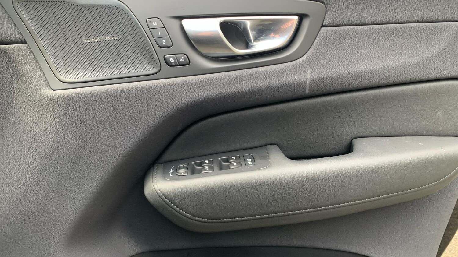 Used Volvo XC60 2023 for sale - 76072689: Photo 30