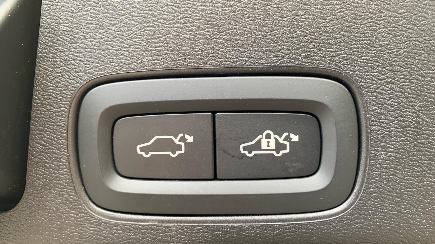Used Volvo XC60 2023 for sale - 76072689: Photo 36
