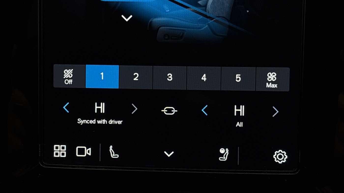 Used Volvo XC40 2024 for sale - 76549833: Photo 25