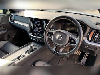 Used Volvo V60 2020 for sale - 79048931: Photo