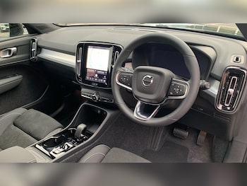 Used Volvo XC40 2026 for sale - 79349153: Photo