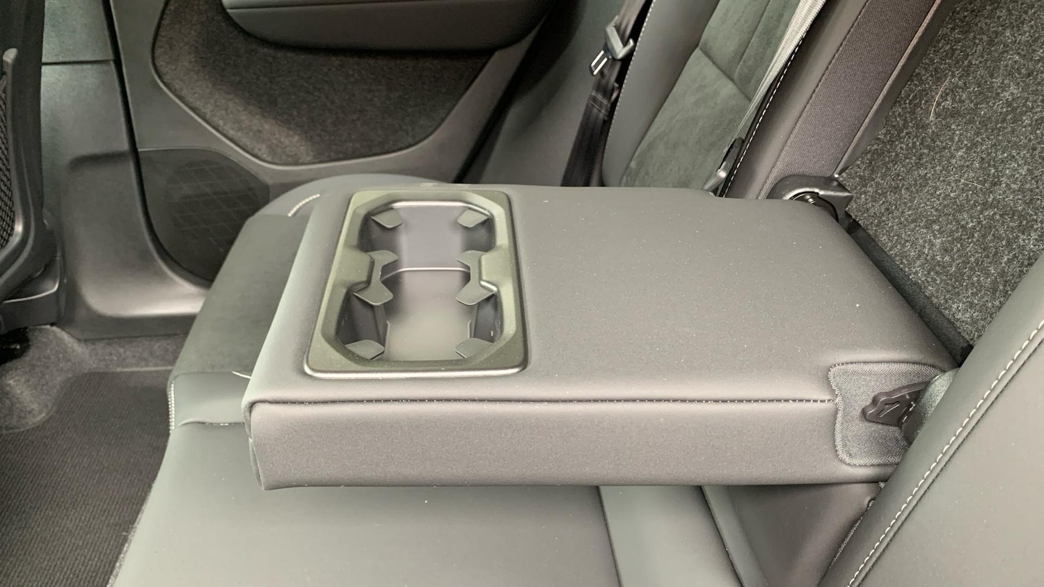 Used Volvo XC40 2024 for sale - 77202432: Photo 35