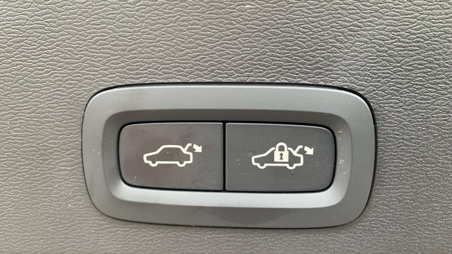 Used Volvo XC40 2024 for sale - 77202432: Photo 36