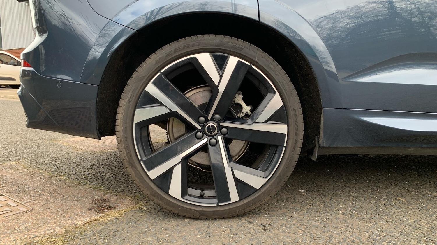 Used Volvo XC60 2025 for sale - 77793875: Photo 9