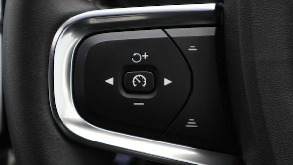 Used Volvo XC40 2024 for sale - 75493049: Photo 30
