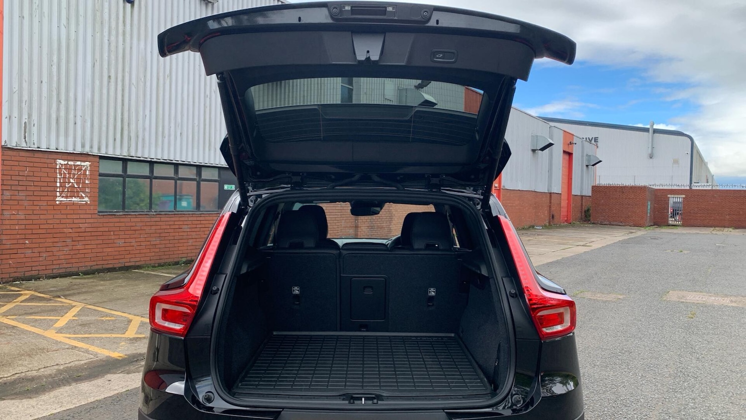 Used Volvo XC40 2021 for sale - 76121327: Photo 13