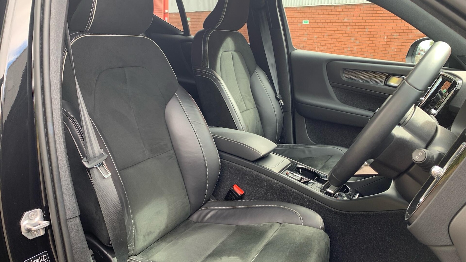 Used Volvo XC40 2021 for sale - 76121327: Photo 31