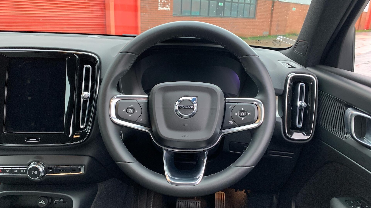 Used Volvo XC40 2023 for sale - 77468644: Photo 10