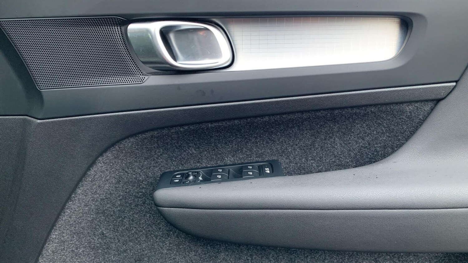 Used Volvo XC40 2023 for sale - 77468644: Photo 29