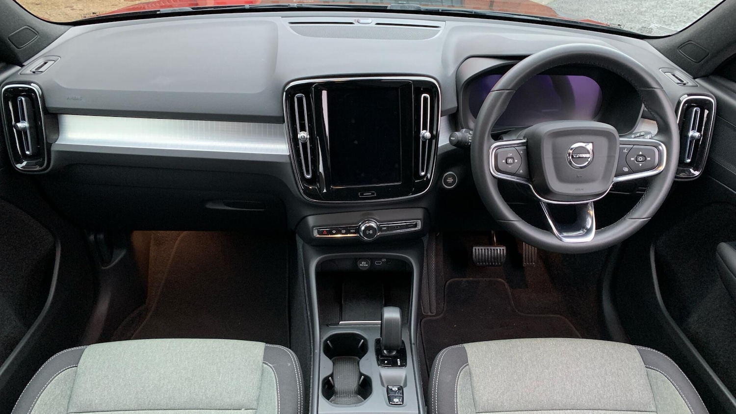 Used Volvo XC40 2023 for sale - 77468644: Photo 5