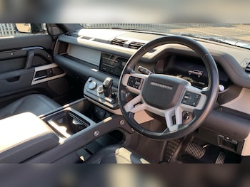 Used Land Rover Defender 2023 for sale - 79181782: Photo