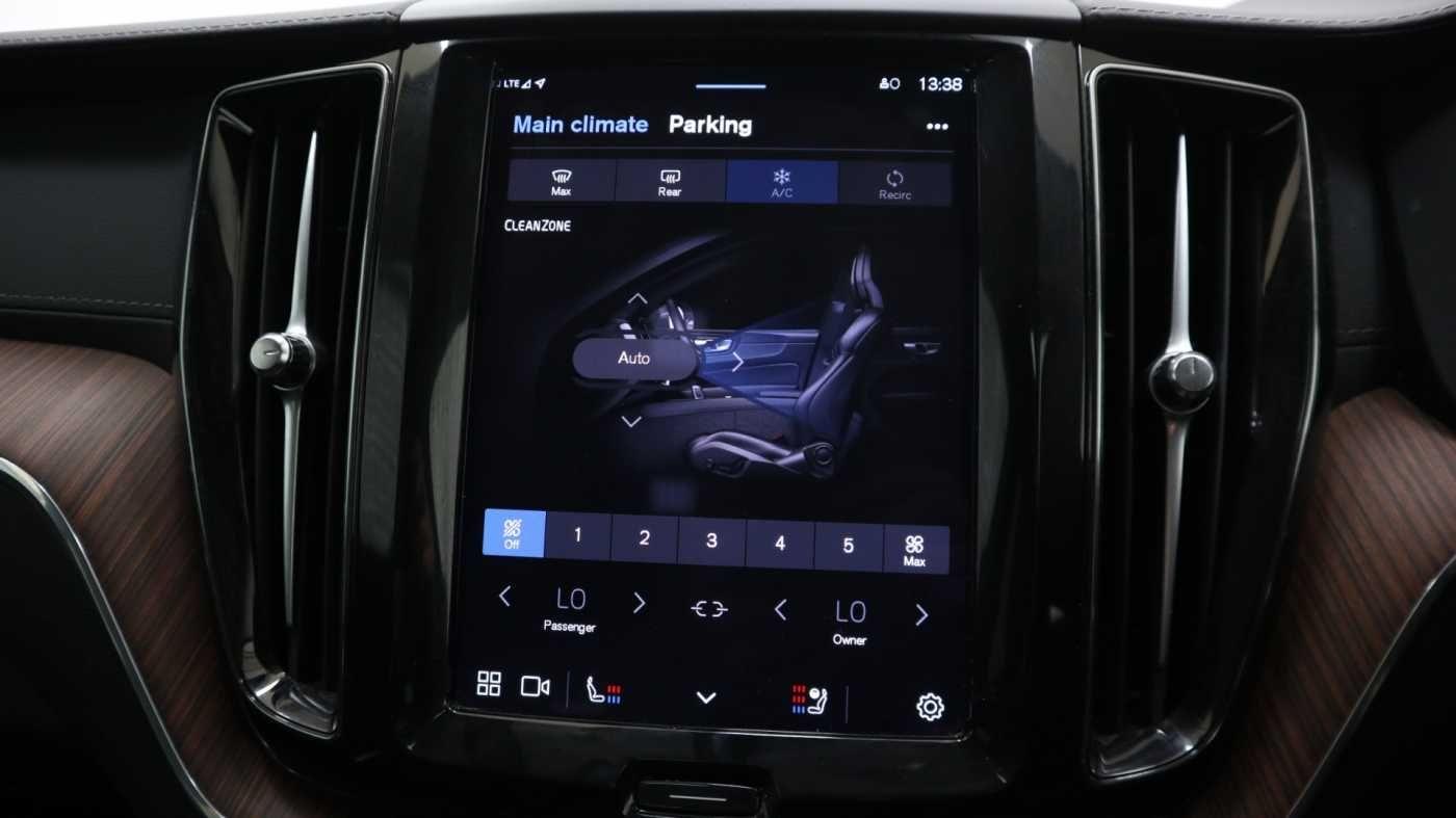 Used Volvo XC60 2024 for sale - 77163376: Photo 40