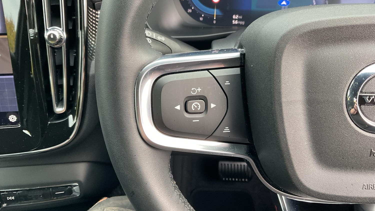 Used Volvo XC40 2024 for sale - 76700715: Photo 22