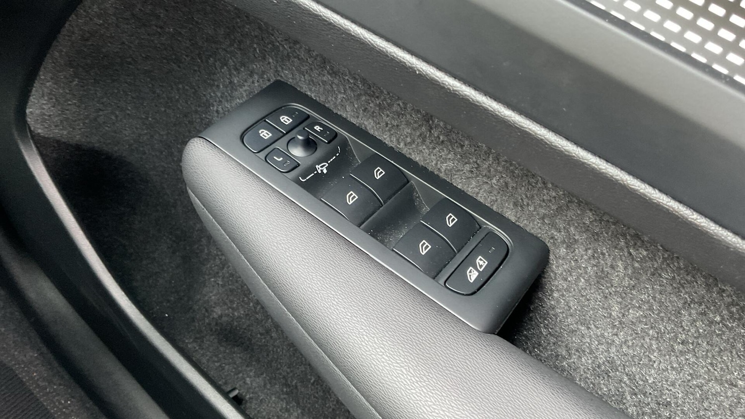 Used Volvo XC40 2024 for sale - 76700715: Photo 25