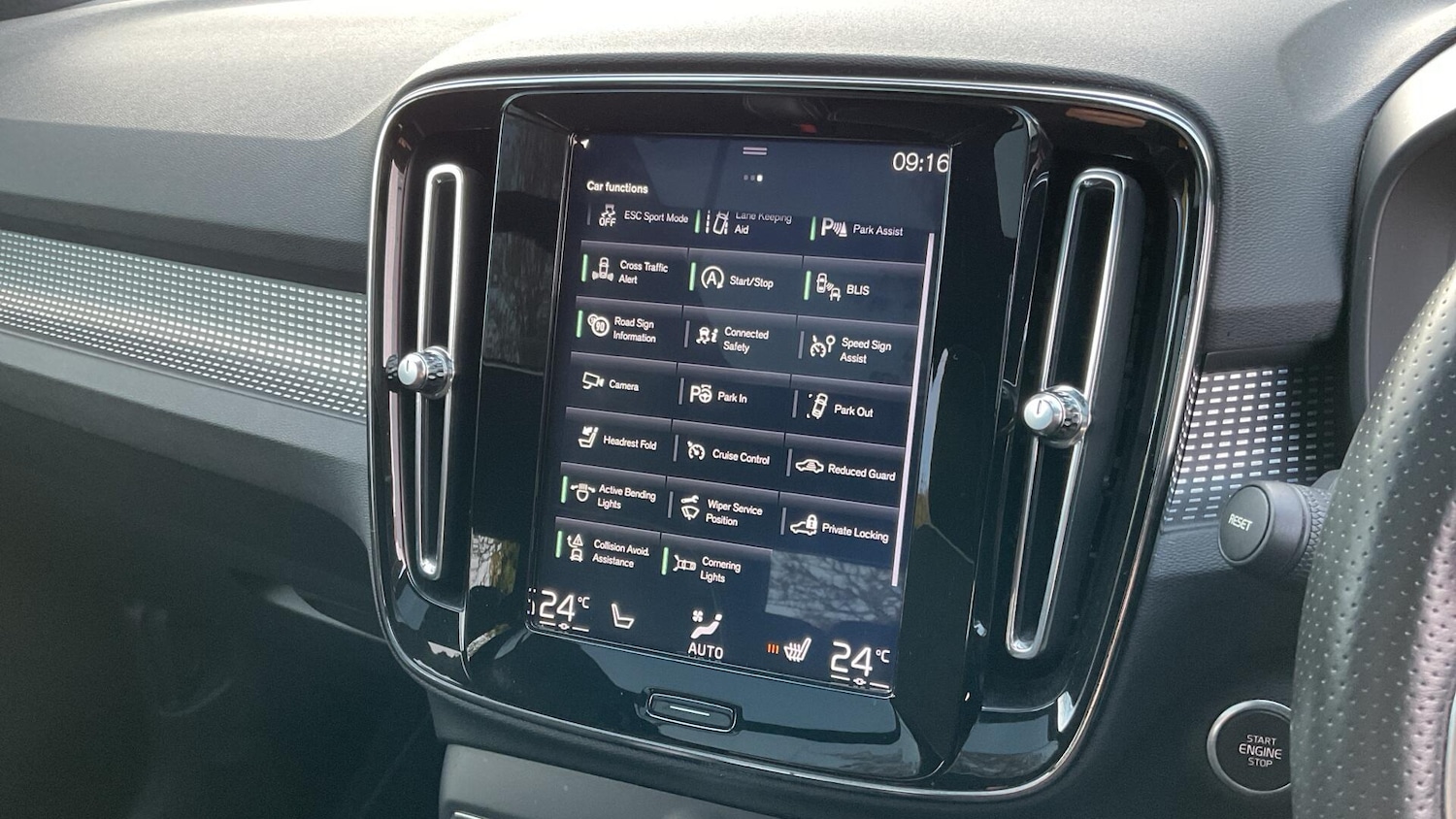 Used Volvo XC40 2018 for sale - 76898946: Photo 17