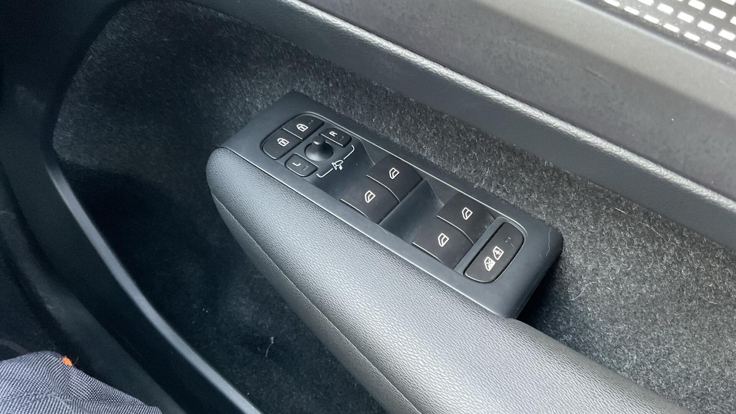 Used Volvo XC40 2018 for sale - 76898946: Photo 24